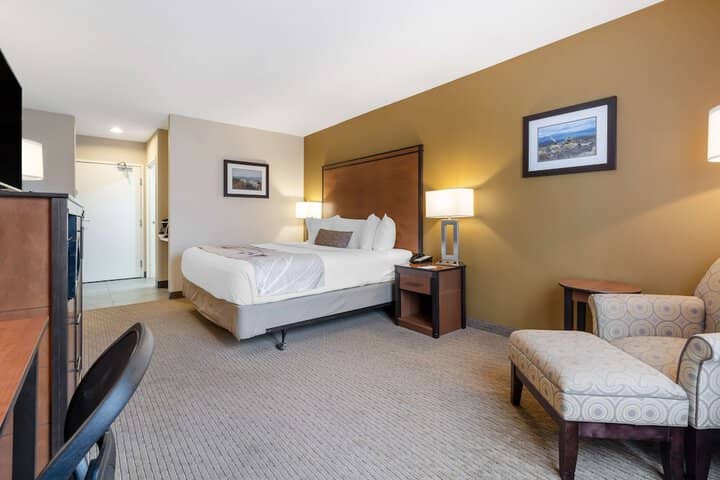 Room 12 of 37