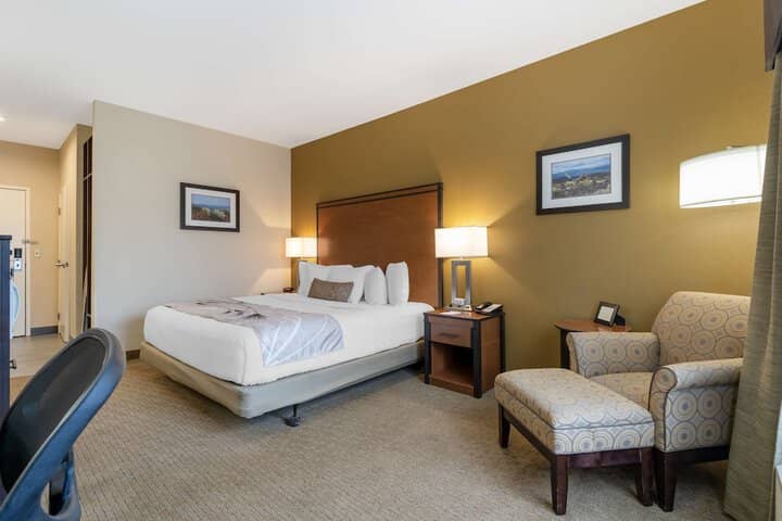 Room 6 of 37